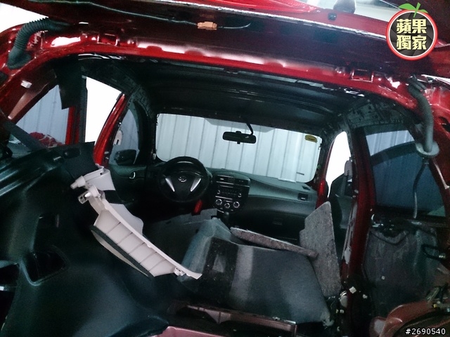 恐怖！轎車遭國道客運高速追撞實況