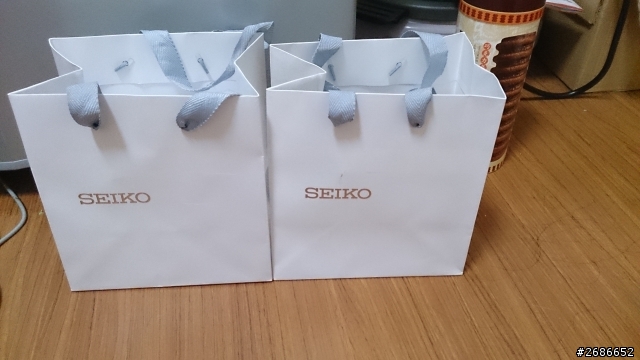 吃個牛肉麵買了兩隻SEIKO…