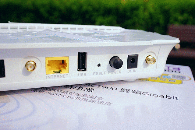 [心血測試] D-LINK DIR-880L AC1900 雙頻機皇 體驗極速測試