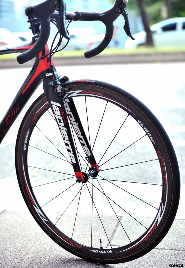 LaPierre -XELIUSLaPierre -XELIUS 一級碳纖維公路車完工