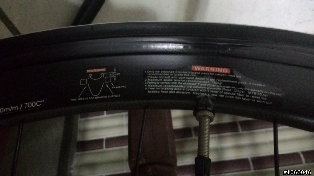 航翊EQUINOX 板輪型號請益!!