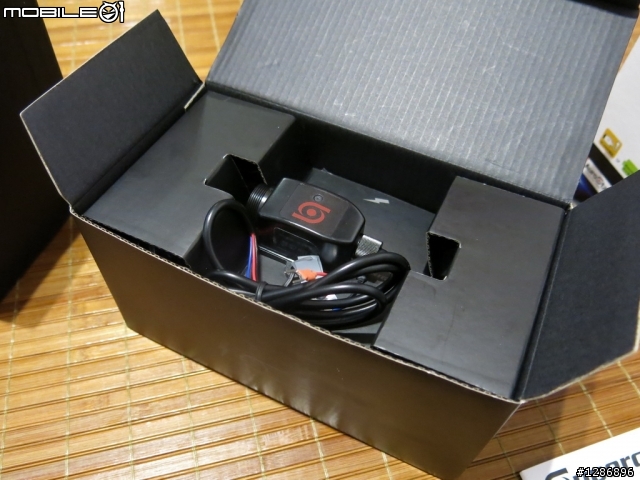 [ 開箱 ] 獵豹 M4 Lumi 光進化大光圈 行車紀錄器 [補夜拍畫面]