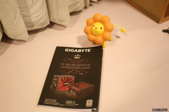 技嘉科技-白金電源供應器SUMO白金牌電源開箱...XD