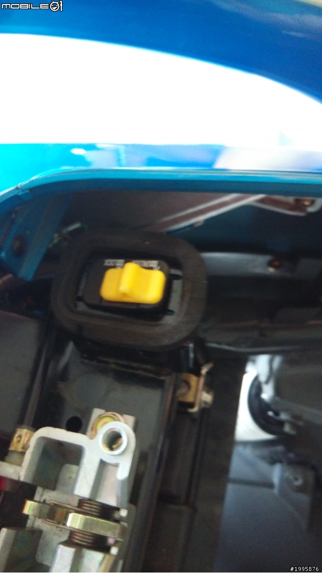 <分享>FT6車箱加裝USB充電器&LED燈