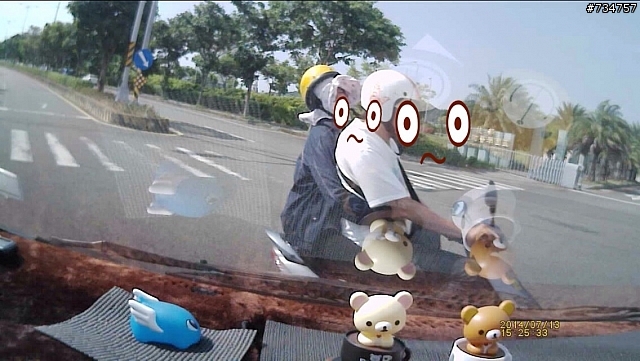 騎車安全帽內可以在戴遮陽帽子嗎