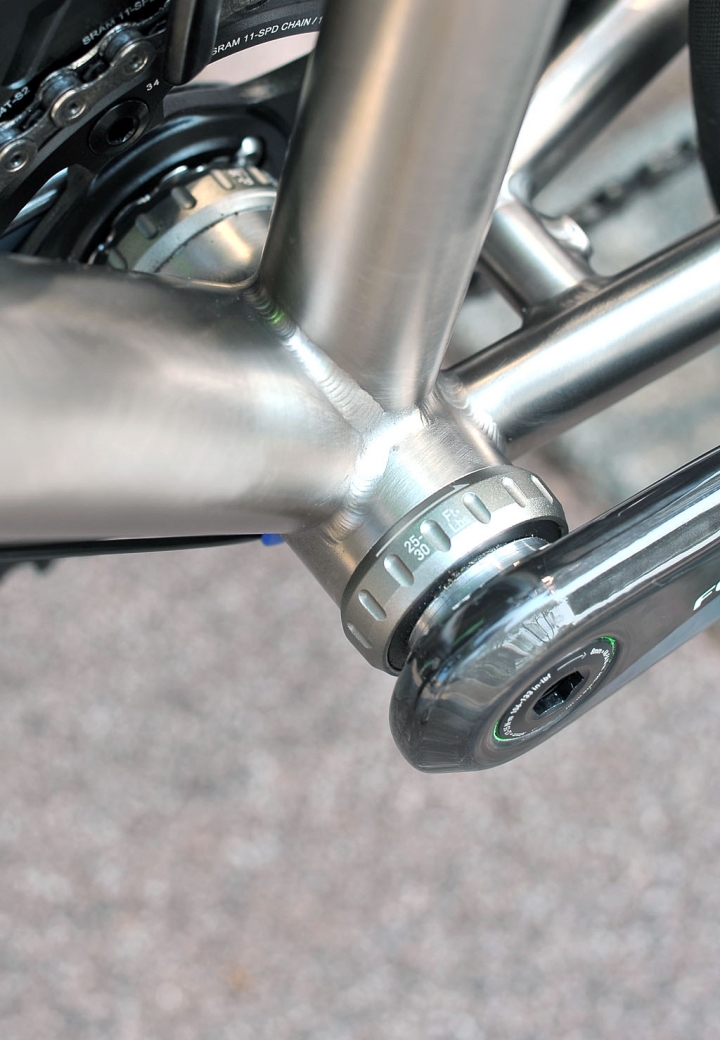 [組裝交車] 鈦合金戰馬 Lynskey Sportive 22速Sram Force系統搭配爬坡鈦輪pmp RS04