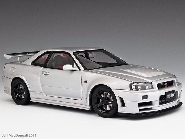 AUTOart NISSAN Skyline GTR R34 V-Spec II