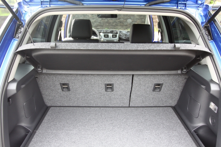 簡易開箱文suzuki sx4
