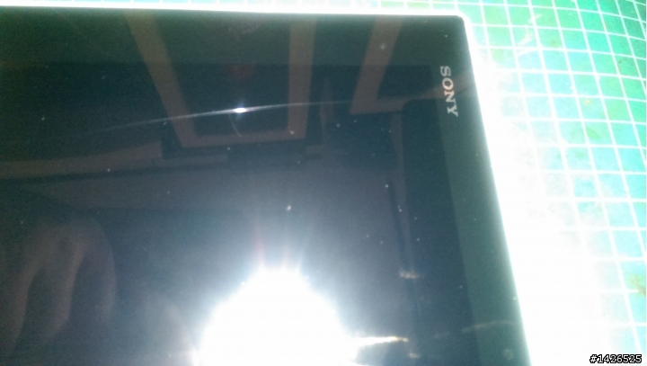 Sony Xperia Tablet Z WiFi 32G SGP312 螢幕突然裂一痕!維不維修?!