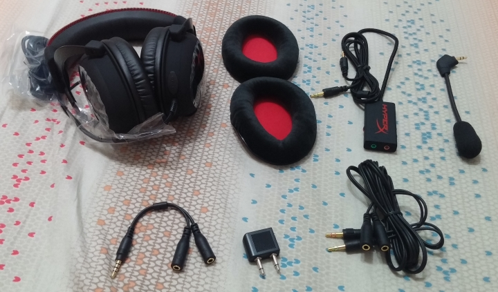 Kingston、HyperX、QPAD 黃金三角代表作—— Kingston HyperX Cloud 電競耳機