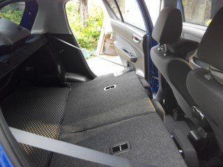 老婆的藍色情人Suzuki  swift1.2 GLX