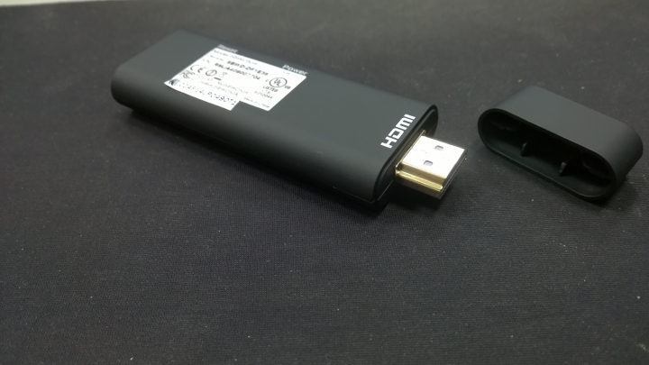 迷你 Miracast 無線顯示接收器，開箱嚕....