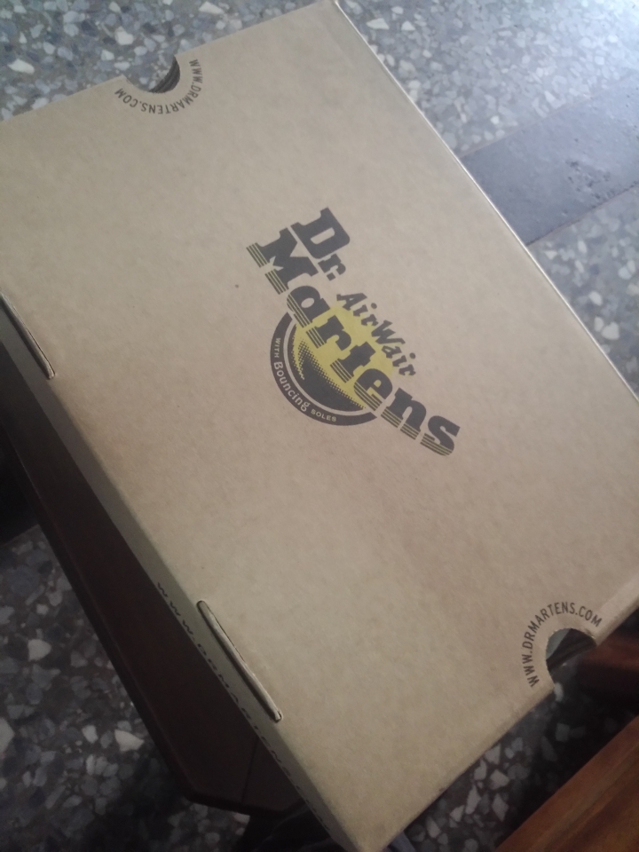 人生中第一雙皮靴 Dr. Martens Dark Brown Bigfoot