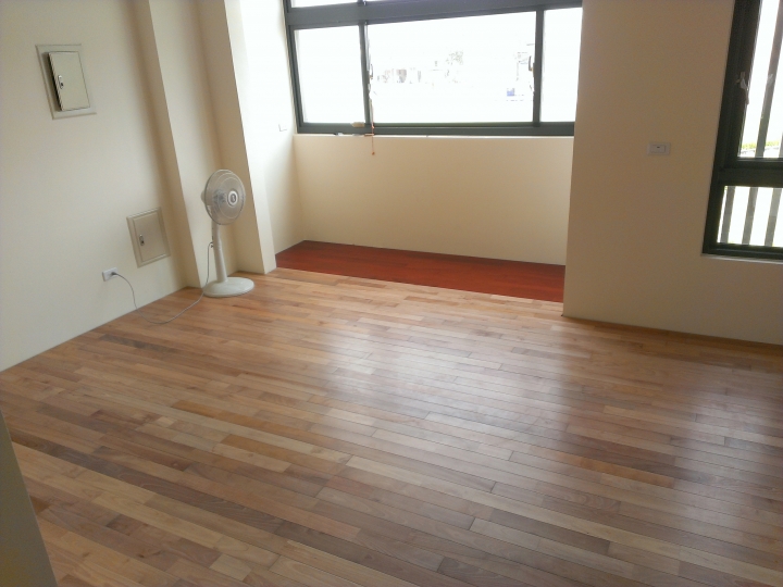 新手diy實木地板  (新增完工圖)