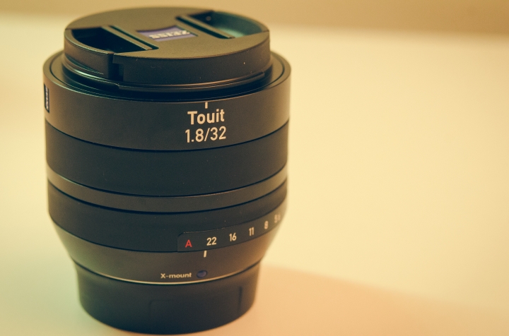 開個箱~ Zeiss touit 32mm f1.8