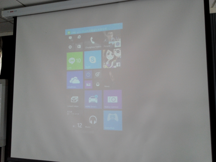 迷你 Miracast 無線顯示接收器，開箱嚕....