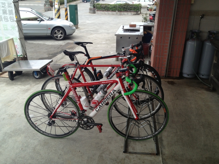 [遲來的開箱]義大利老鷹carrera veleno RN & 義大利astute手工座墊