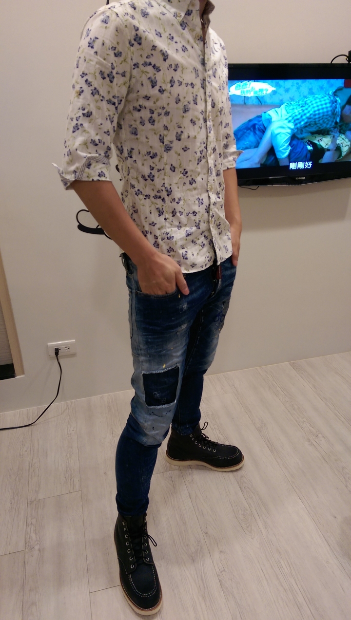 [阮的肉干之監獄風雲不專業開箱] DSQUARED2 秋冬款 TIDY BIKER JEAN (S74la0643s30342)