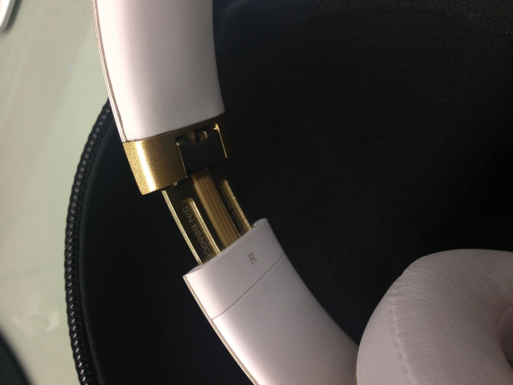 「純分享、不喜勿入」Beats Studio v2香檳金