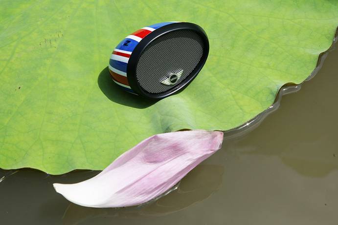 【開箱】Mini Cooper原廠授權的藍牙喇叭 - iUi Compact Mirror