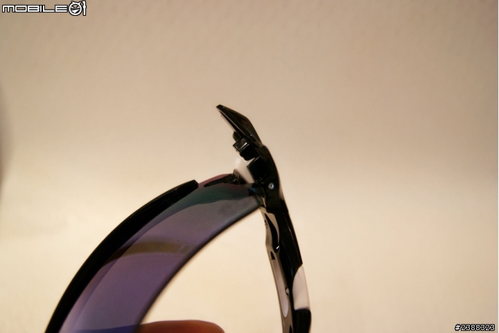 {開箱}夏日豔陽騎單車必備 OAKLEY