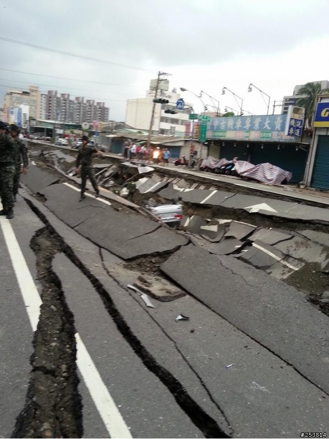 一個災區居民的心聲，請別在我的傷口上灑鹽了((請幫忙轉載吧))