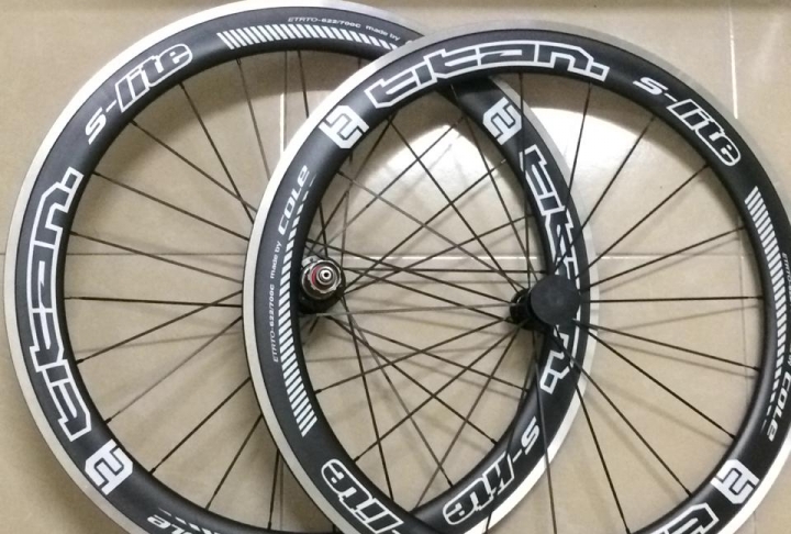 COLE S-LITE 這個輪組是幾年的?