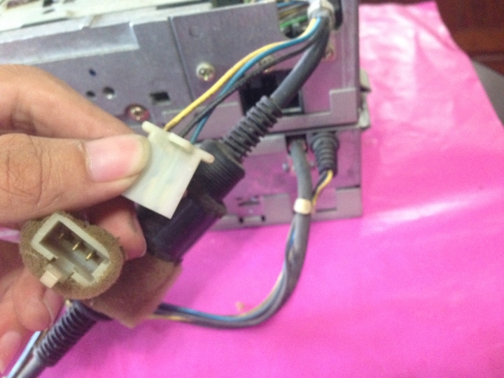 DIY 老汽車音響主機改AUX IN 問題
