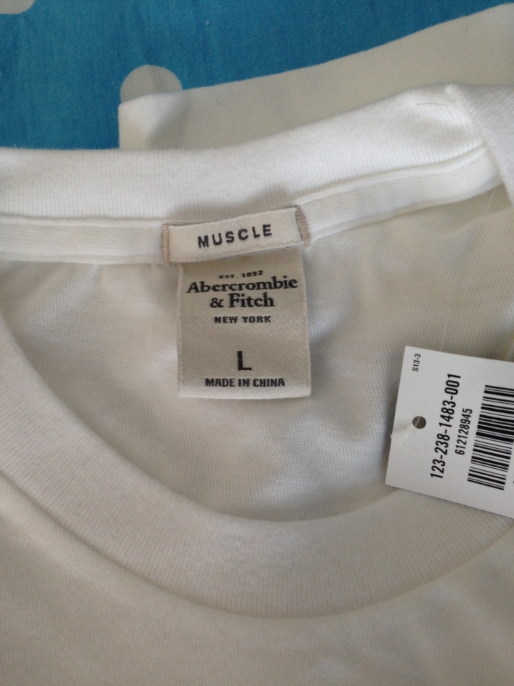 A&F 的Tee 標籤變了 !!!