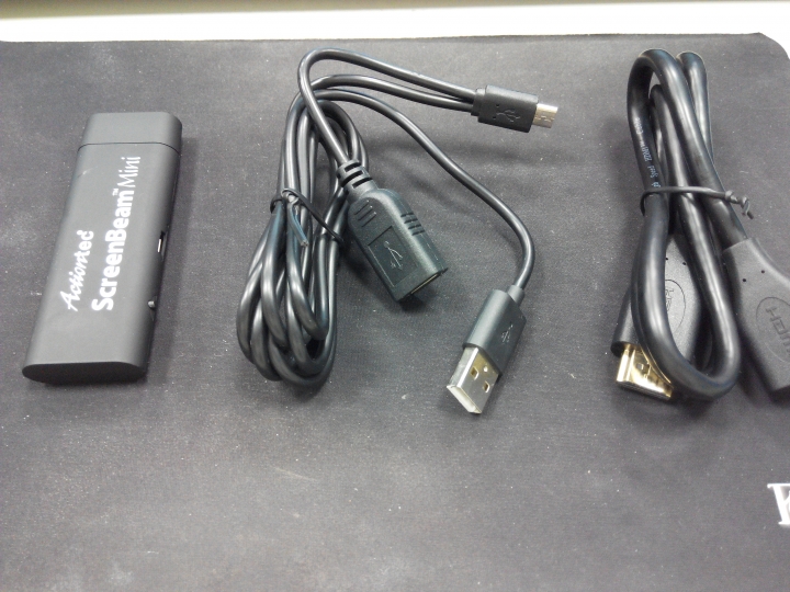 迷你 Miracast 無線顯示接收器，開箱嚕....