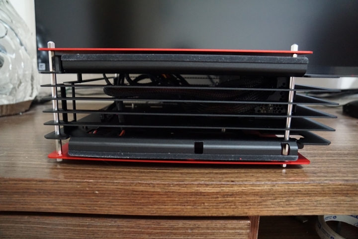 招潮蟹的逆襲(進化之水冷蟹)-ASUS MARS 760硬上IN WIN H-Frame mini ITX