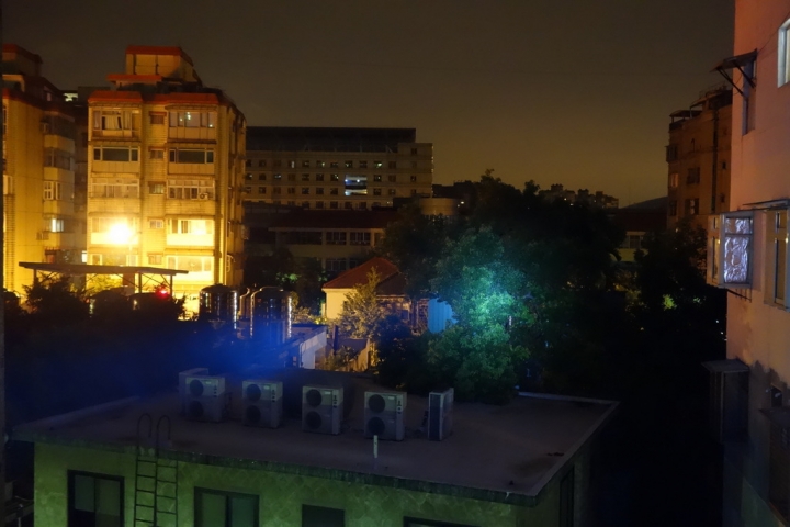 [開箱] 中華節能~夜行天使 DA20 手電筒+行動電源
