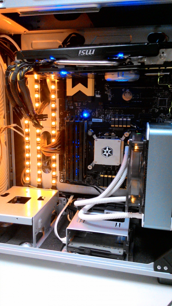 土豪金配色 自組電腦初體驗(I7 4790K,Z97 MPOWER,HyperX 3K 240G,TD03,FT04,STRIDER GOLD 1200W)