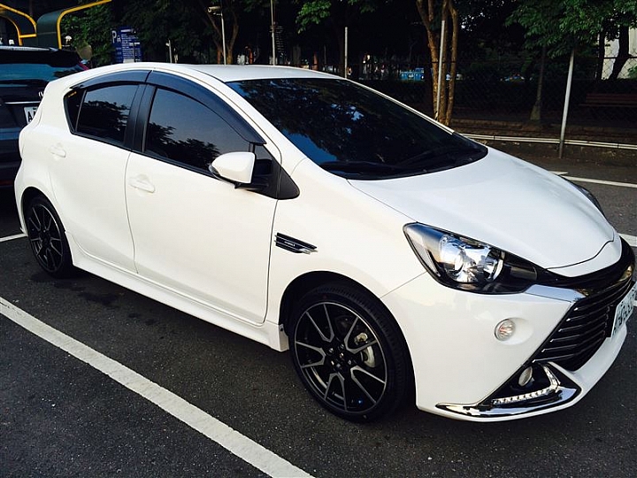 [開箱] TOYOTA AQUA Gs 套件