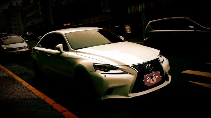 遲了幾個月的Lexus IS300h F Sport開箱紀念