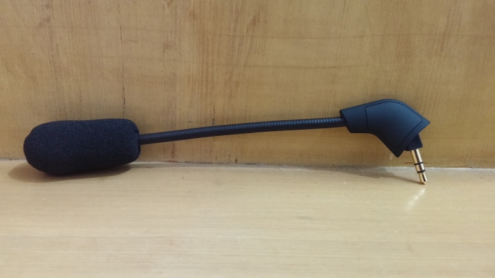 Kingston、HyperX、QPAD 黃金三角代表作—— Kingston HyperX Cloud 電競耳機