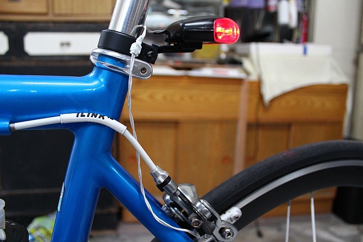 公路車DIY有線煞車燈分享(圖多)(8/15 影片新增)