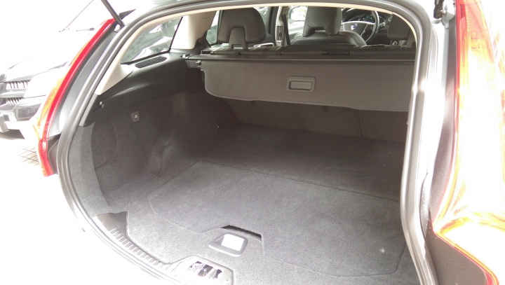 ~~《VOLVO仲夏輕鬆遊》~~北歐造車工藝 之 V60 D4 柴油初體驗