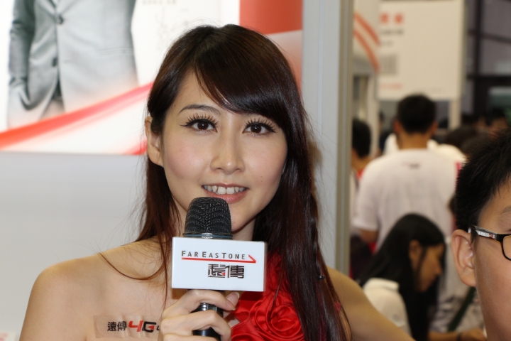 有誰知道遠傳這位SHOW GIRL