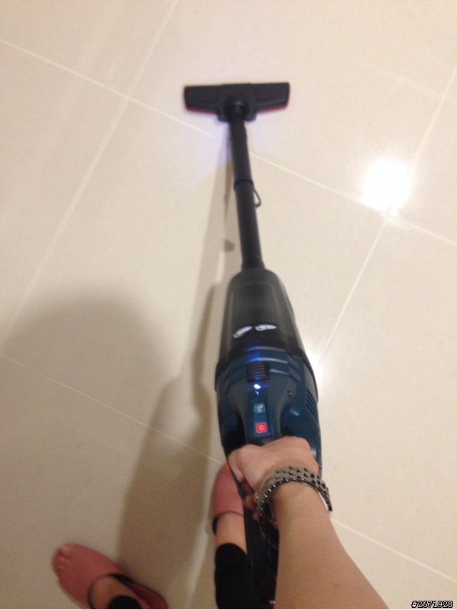 BOSCH GAS 18V SOLO 充電式手提吸塵器