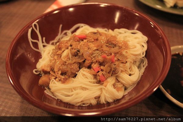 [食記] 嘉義東區 霸味羊肉爐 夏天開張炭烤羊肉爐