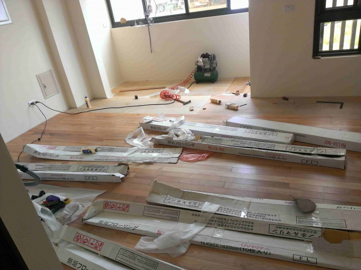 新手diy實木地板  (新增完工圖)