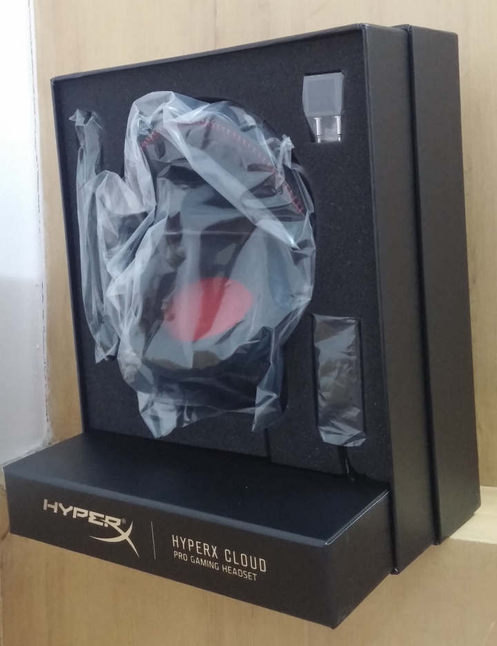 Kingston、HyperX、QPAD 黃金三角代表作—— Kingston HyperX Cloud 電競耳機