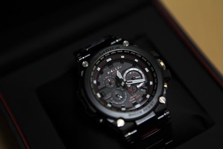 逛街時不小心帶回Casio G-Shock MTG-S1030BD-1AJR