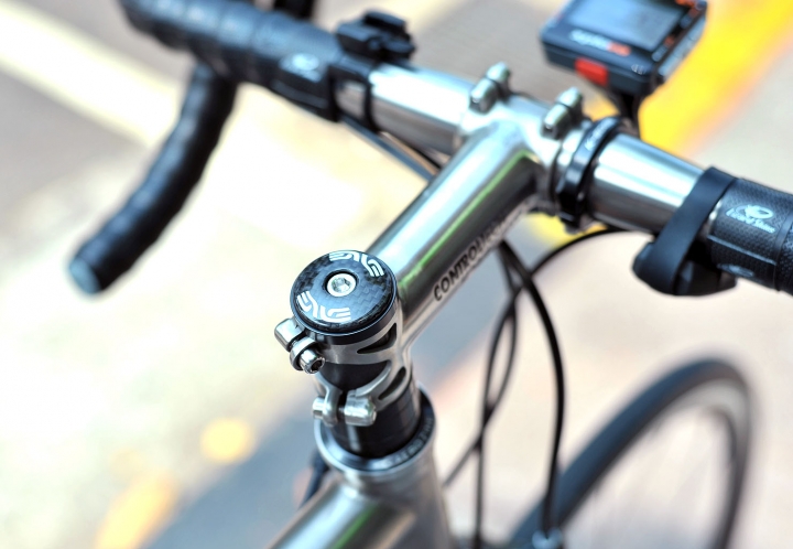[組裝交車] 鈦合金戰馬 Lynskey Sportive 22速Sram Force系統搭配爬坡鈦輪pmp RS04