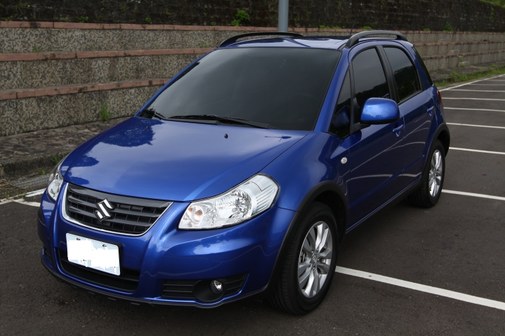 簡易開箱文suzuki sx4