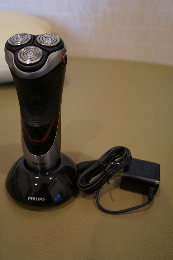 [開箱]PHILIPS PT927 三刀圈水洗刮鬍刀