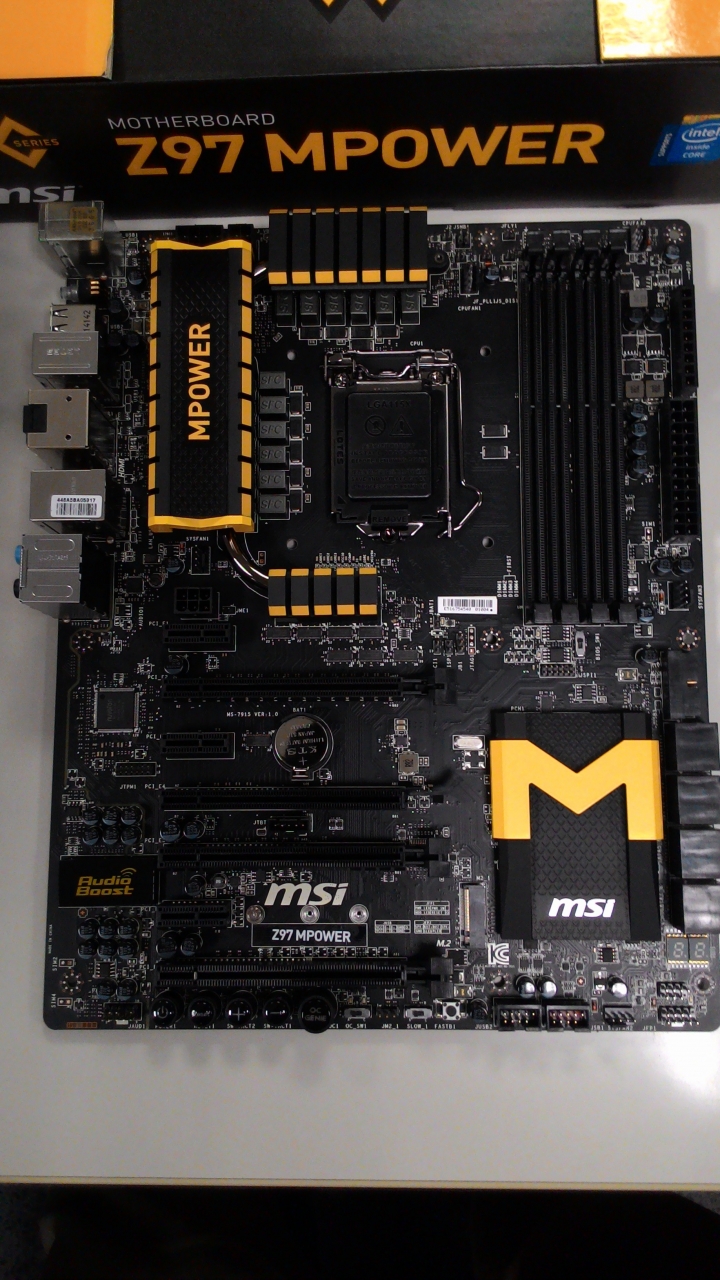土豪金配色 自組電腦初體驗(I7 4790K,Z97 MPOWER,HyperX 3K 240G,TD03,FT04,STRIDER GOLD 1200W)