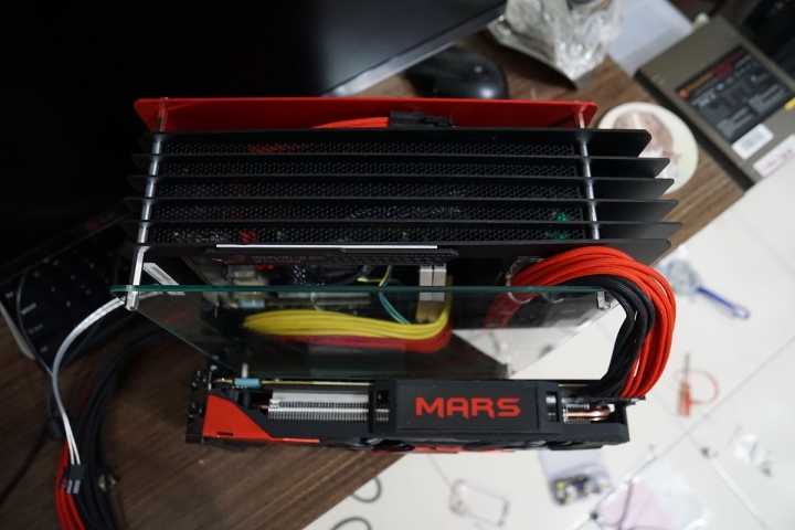 招潮蟹的逆襲(進化之水冷蟹)-ASUS MARS 760硬上IN WIN H-Frame mini ITX