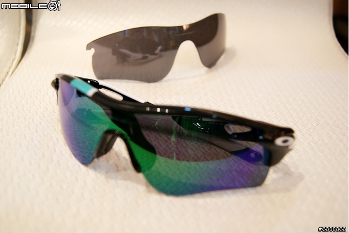 {開箱}夏日豔陽騎單車必備 OAKLEY